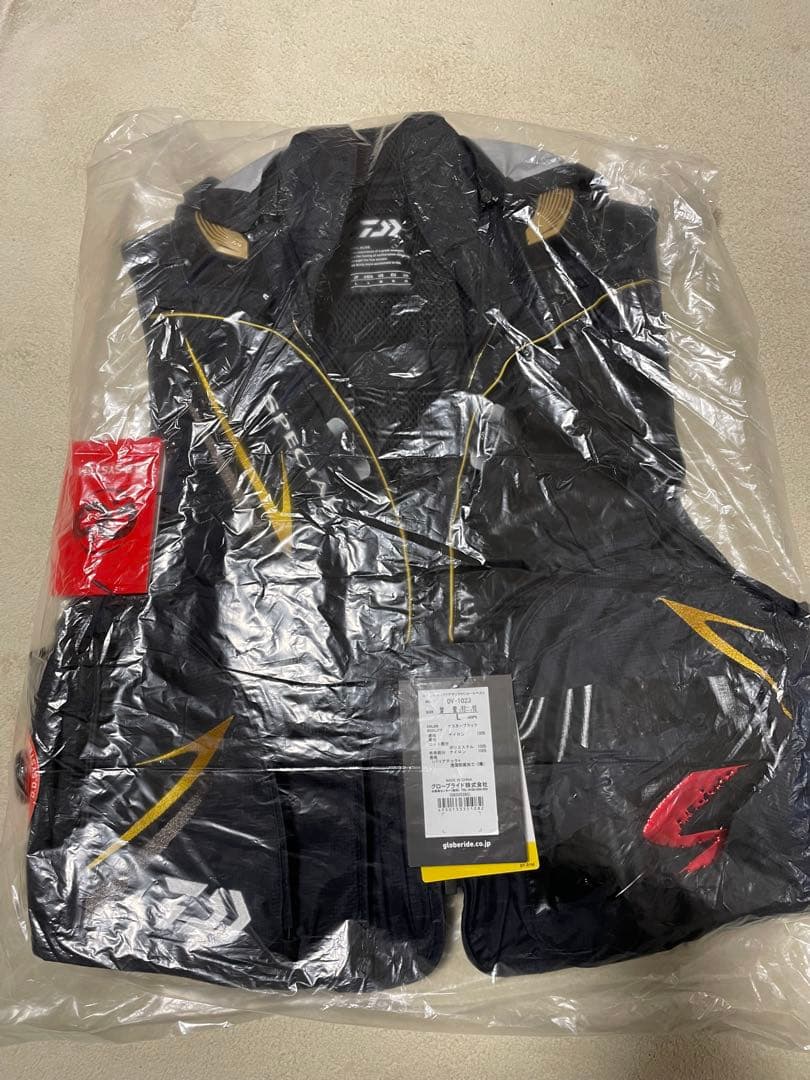 新品　ダイワ SPECIAL 鮎ベスト DV-1023 L マスターブラック