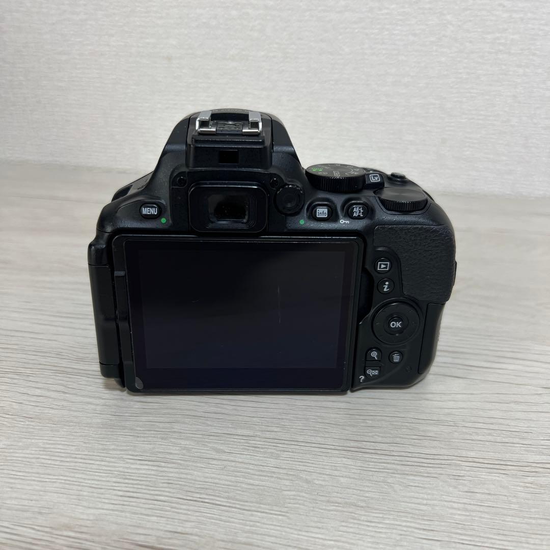 Nikon d5600 レンズキット 一眼レフ カメラ
