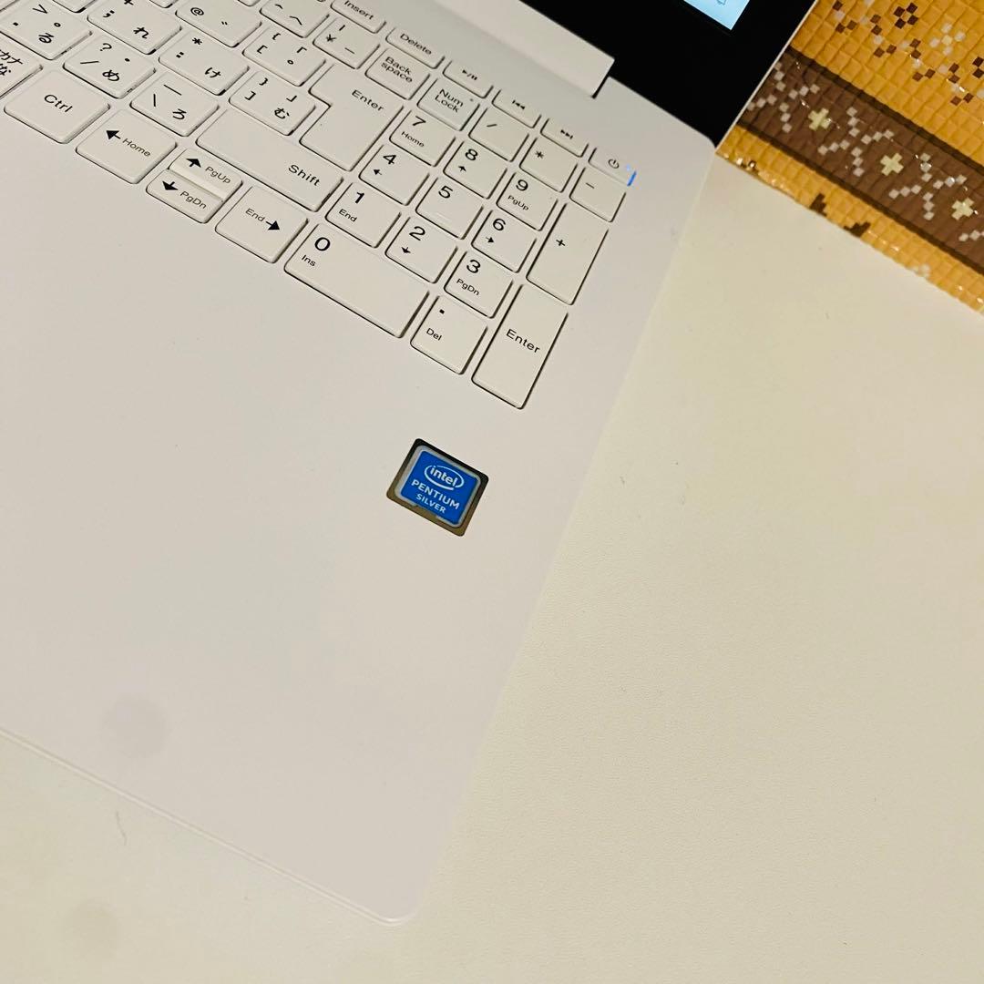 Y92 NECノートパソコンSSDメモリ8G高速 Windows11オフィス付き