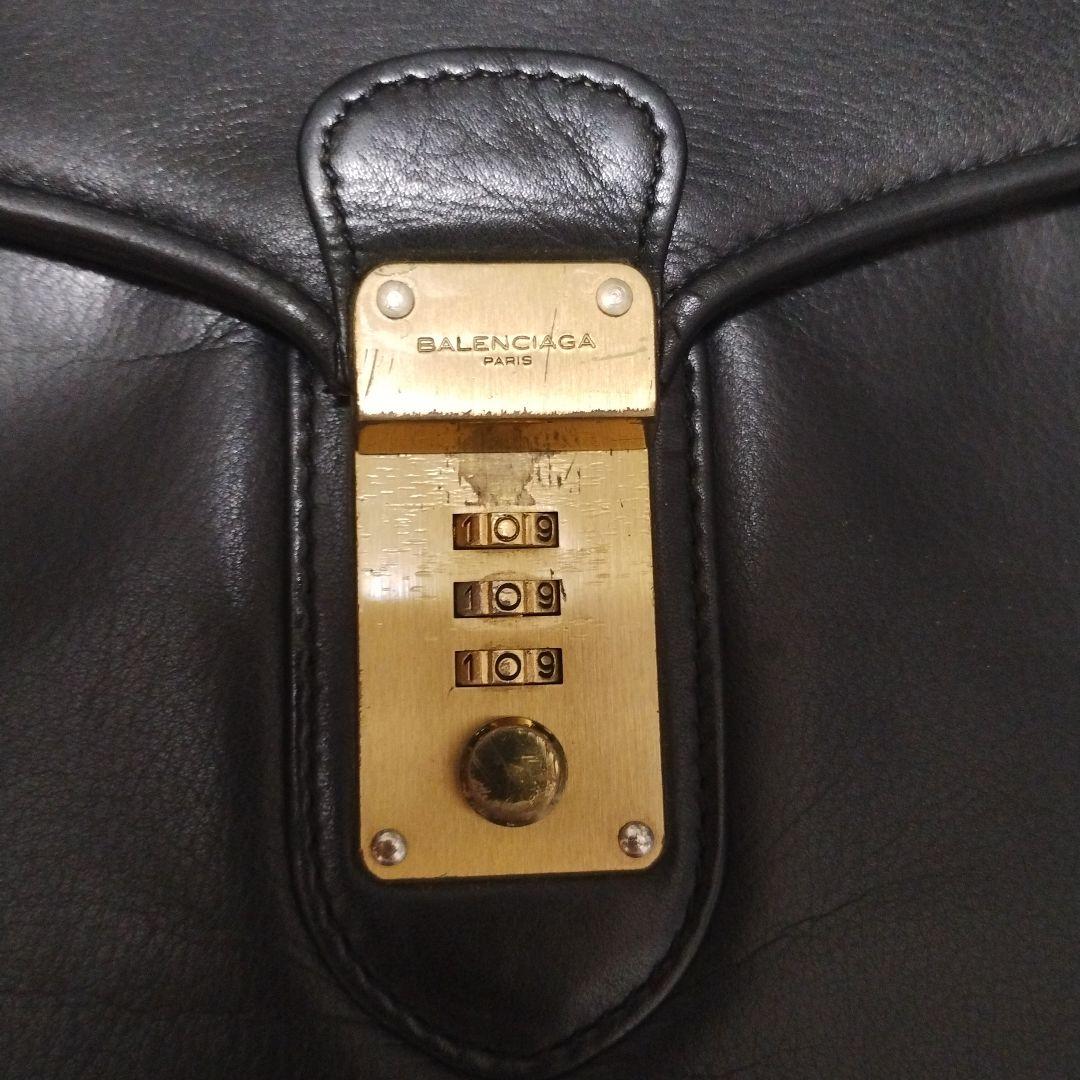 バレンシアガ ビジネスバッグ ダイヤル式 ブラック A4収納可能