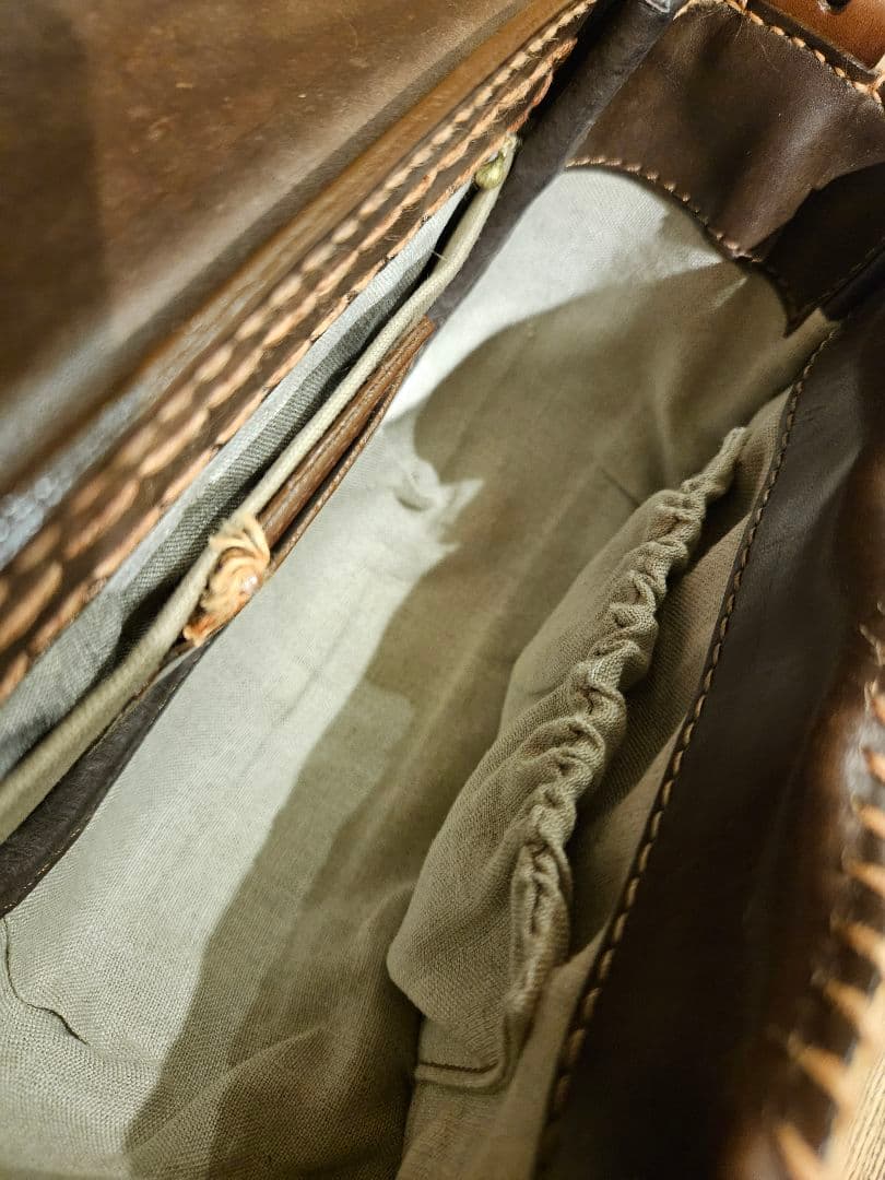 ebagos エバゴス ショルダーバッグ 紅藤