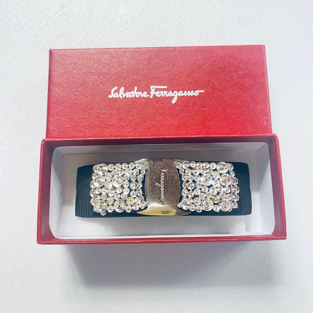 美品＊フェラガモFERRAGAMO＊バレッタ Vara Bow 黒xシルバー