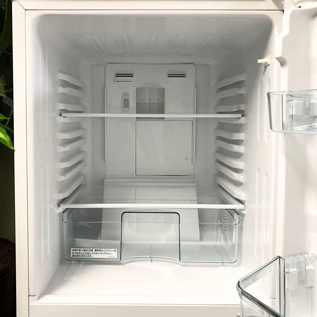 ニレ！白くて四角くてシンプルがいい！2ドア冷凍冷蔵庫110L