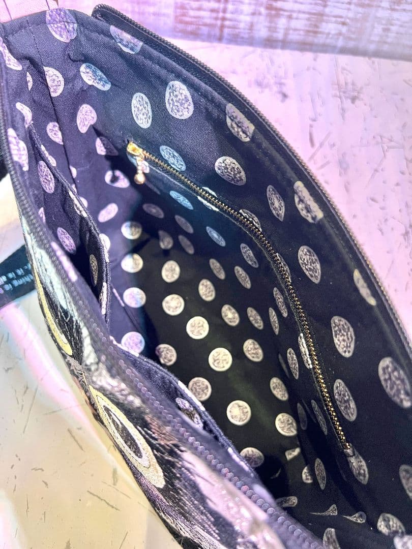 ブラックハート生地♡刺繍のショルダーバッグ♡個性的な黒猫ちゃん