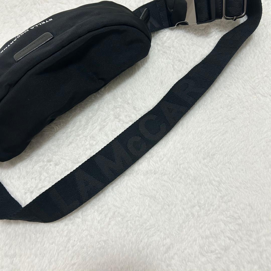 【極美品】ステラマッカートニー　ボディバッグ　ロゴベルト　ブラック