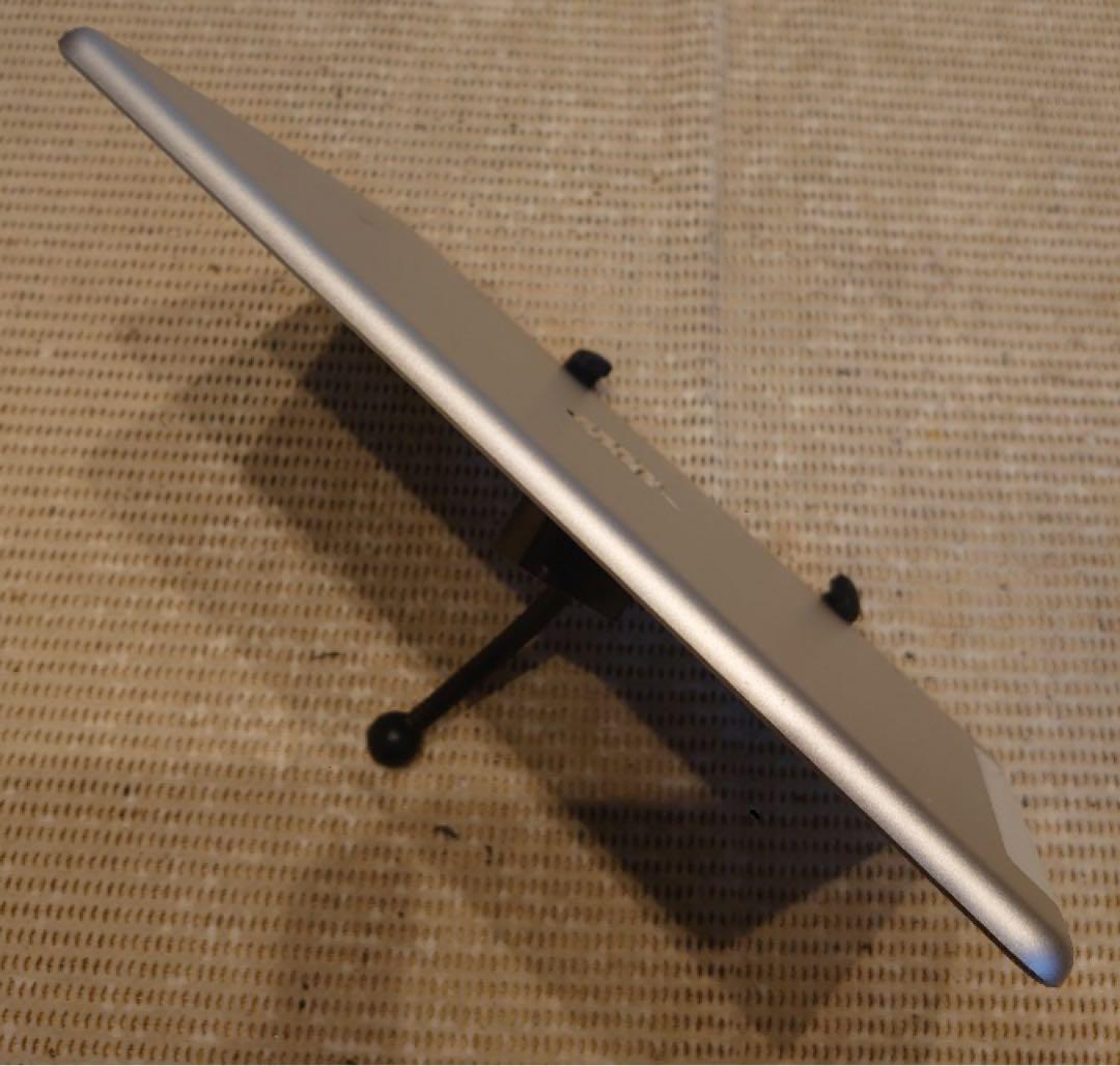 完動品SIMフリーiPad第5世代(A1823)本体32GB送料込PHLJK