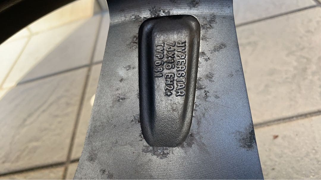 【値段交渉可】【2022年】momo HYPERSTAR EVO タイヤセット