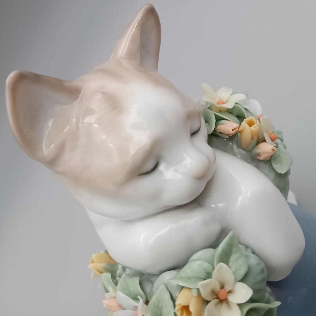 【専用】リヤドロ 6567 「 お昼寝の場所 」猫 花 フィギュリン