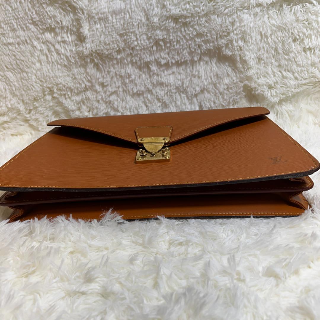 ✨極美品✨ルイヴィトン エピ セルビエットコンセイエ ビジネスバッグ メンズ