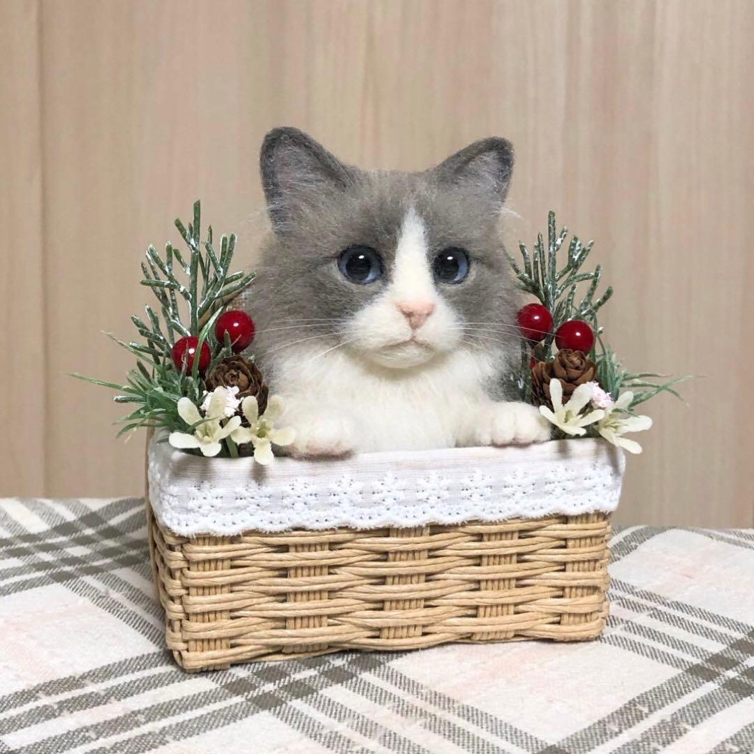 羊毛フェルト猫 バスケット風壁掛け ラグドール