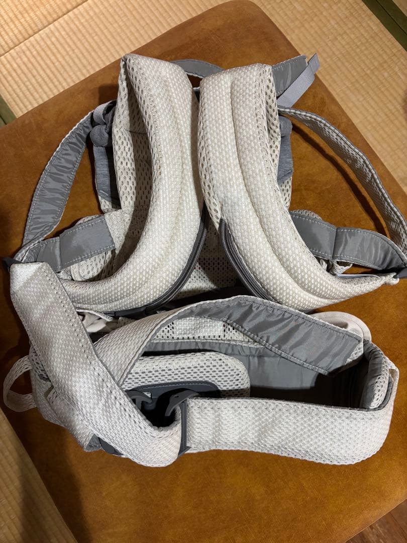 BabyBjorn 抱っこ紐　ハーモニー メッシュ クリーム