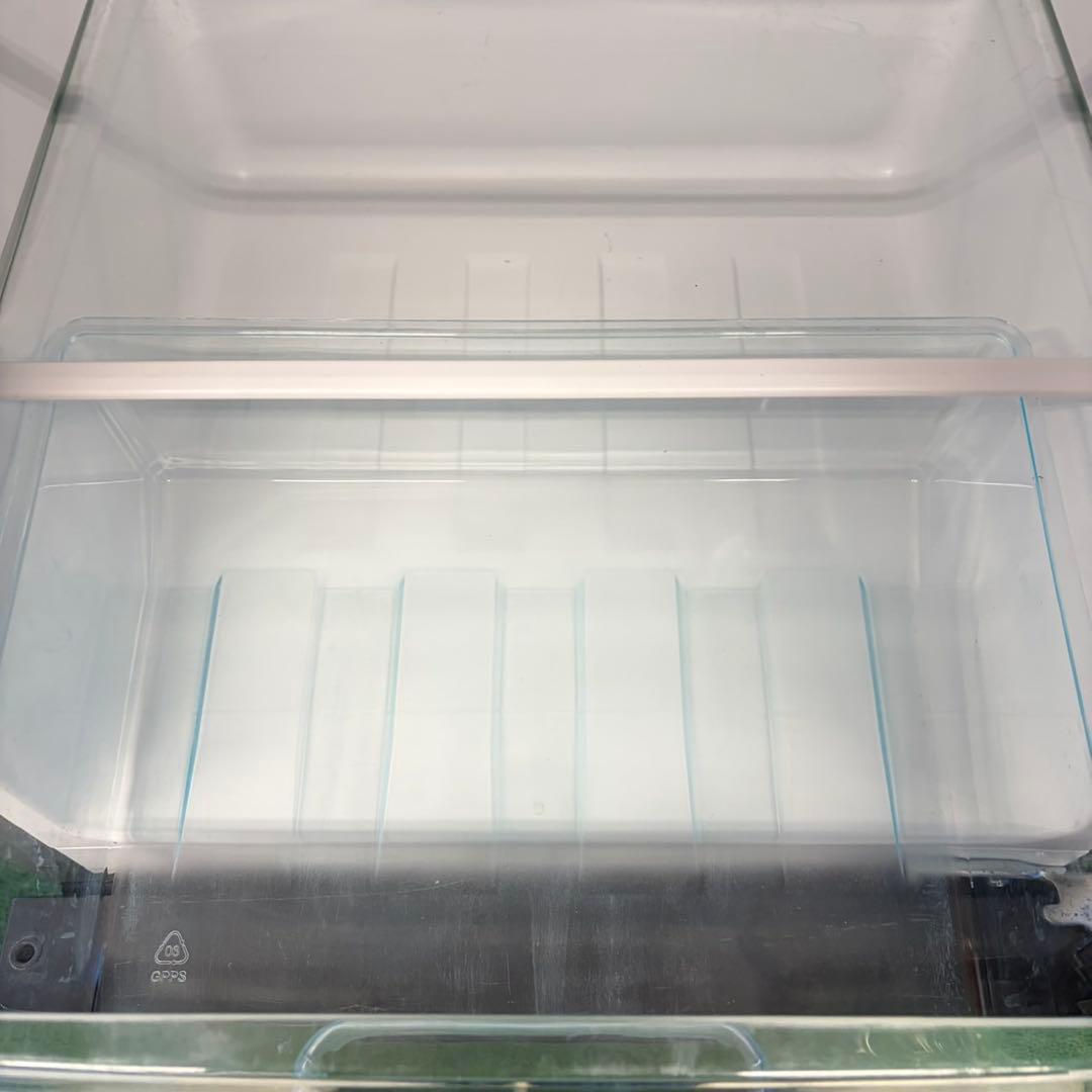 709 2023年　冷蔵庫　200L弱　スリムデザイン　小型　一人暮らし　洗濯機