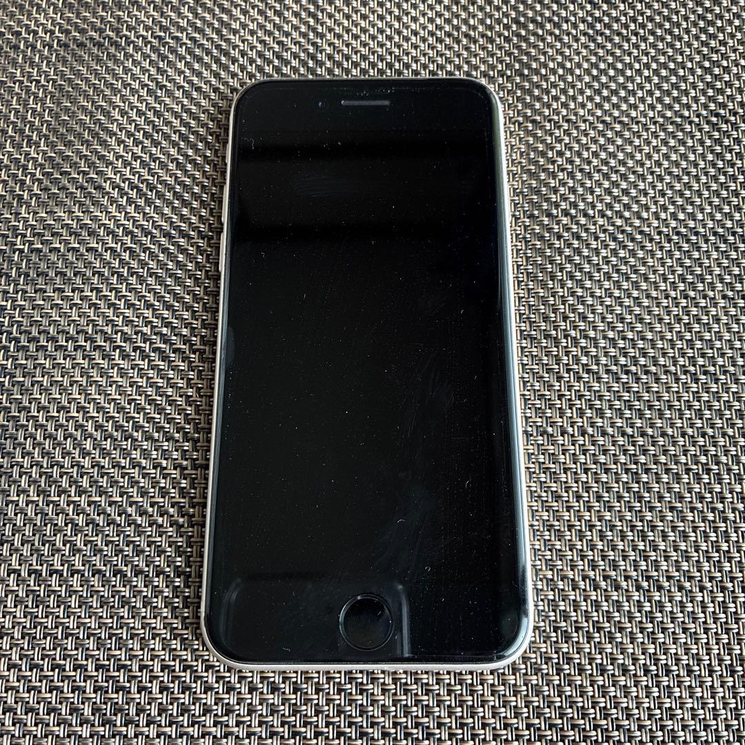 【美品】iPhone SE 第3世代 64GB SIMフリー