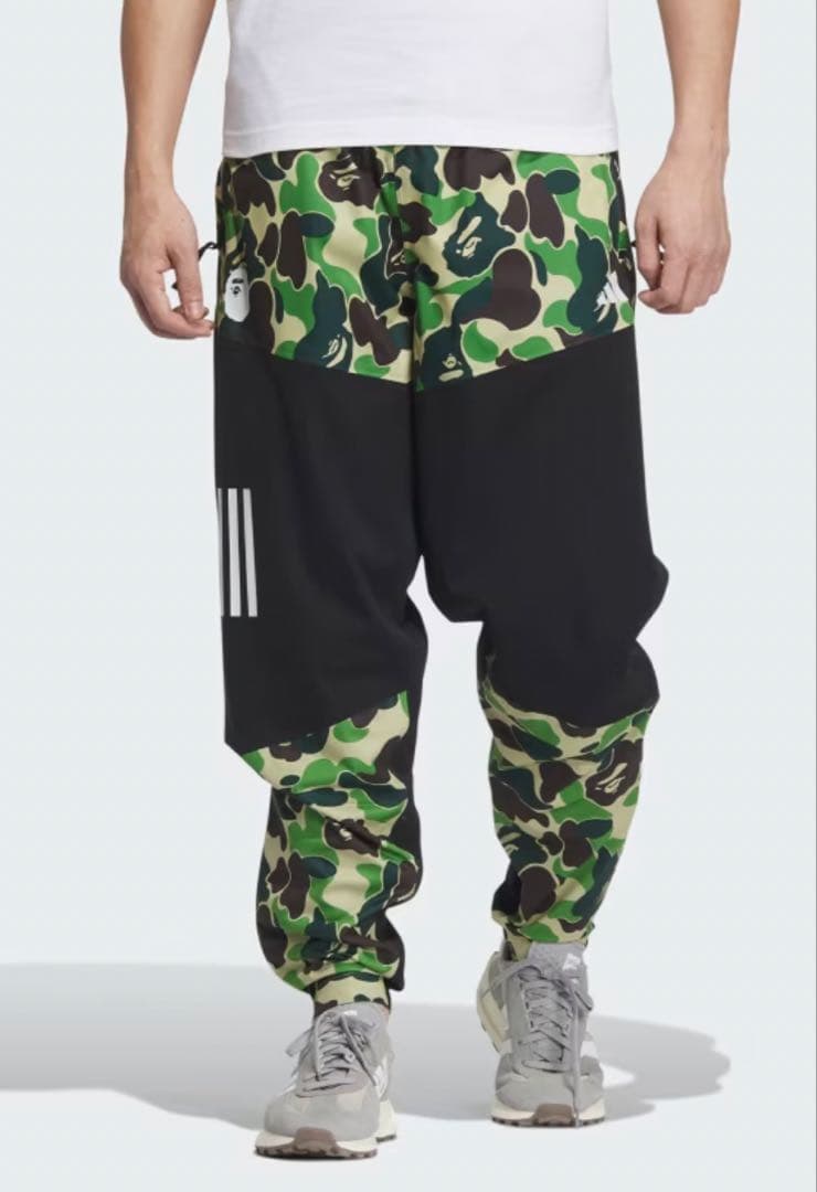 A BATHING APE×adidasWINDRDYソフトシェルジョガーパンツ