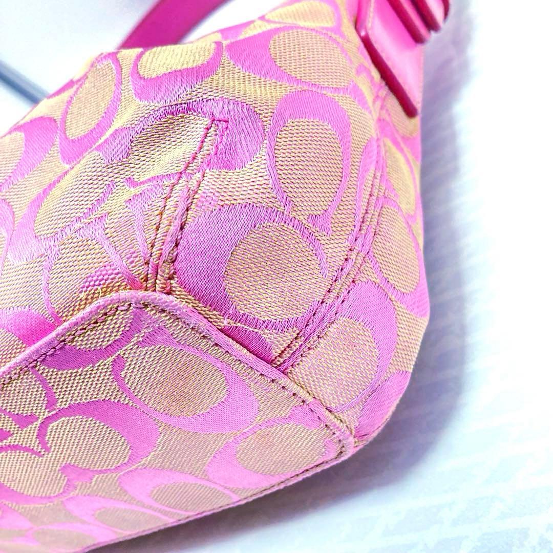 希少色　コーチ　ショルダーバッグ　シグネチャー　キャンバス　ピンク