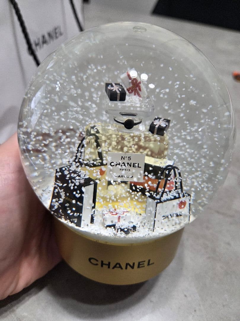 2021 限定ノベルティ　CHANEL　シャネル　スノードーム　レア　100周年