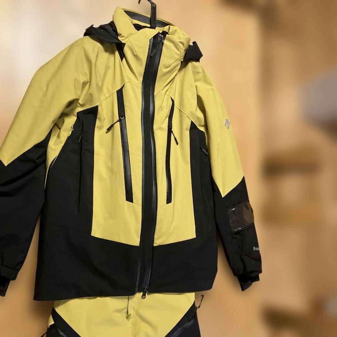 スキーウェア 上下セット 黒と黄色