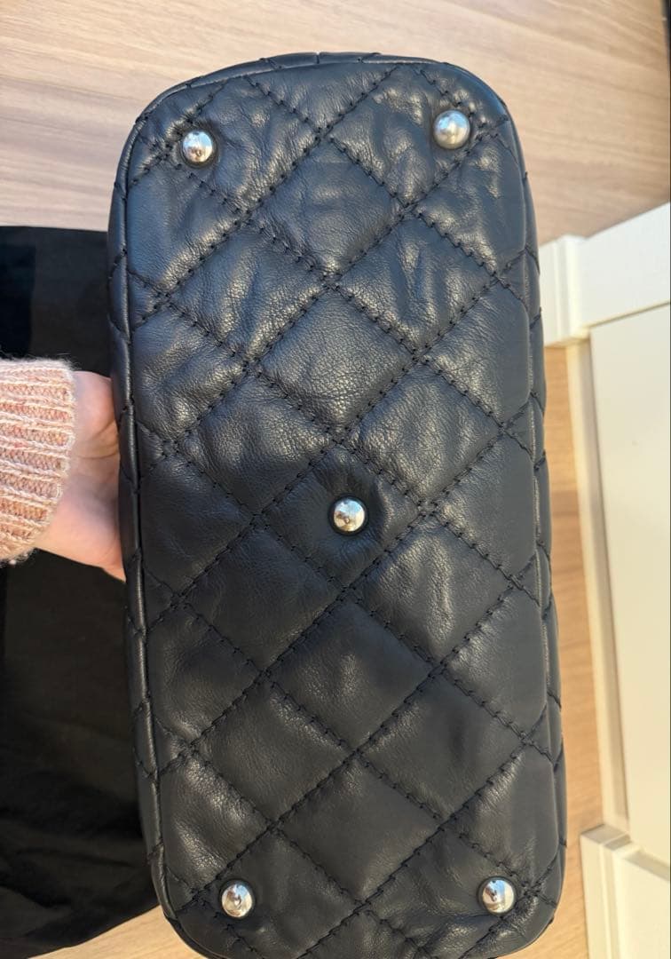 2日間のみ出品。激特価！CHANELシャネルカーフスキンチェーンショルダーバック