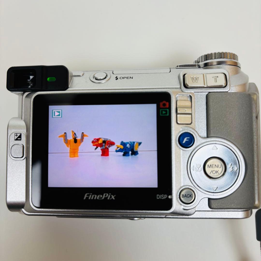 【美品】FUJIFILM finepix E510 オールドコンデジ　市販電池