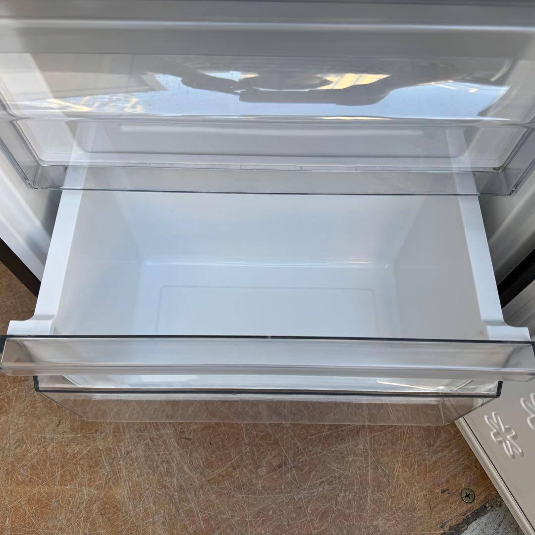 C7517★2023年製★ハイアール　冷蔵庫　グレー　柄入り　自動霜取り　大型