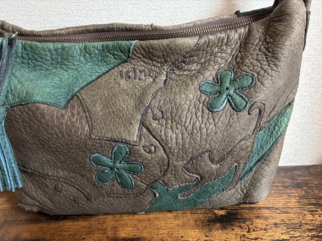 Ibiza イビザ　イビサ　ペッカリー　ショルダーバッグ　アップリケ