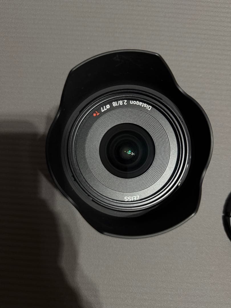 Zeiss Batis 18mm f/2.8 単焦点レンズ　SONYレンズカバー