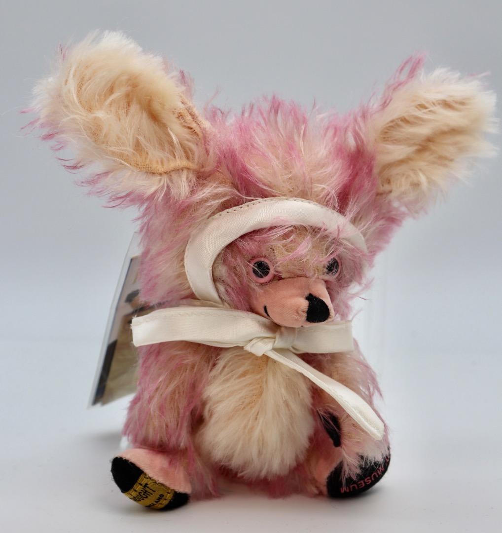 コレクション TOY MUSEUM TIPPED PINK BUNNY PUNKINHEAD