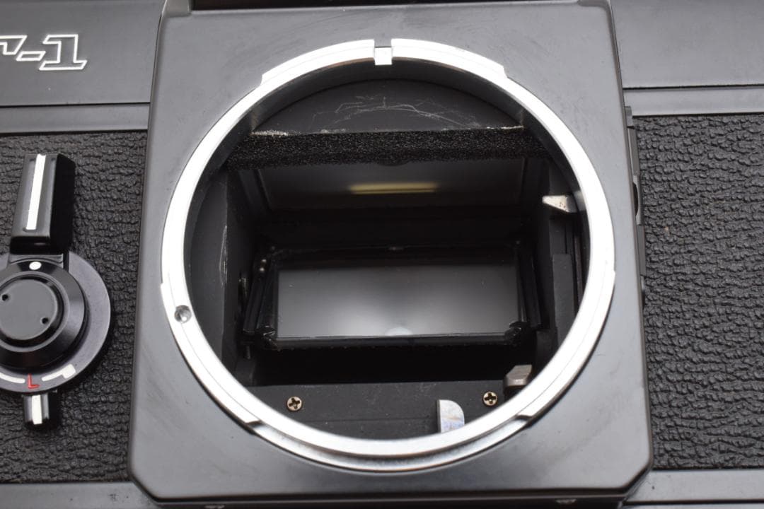 超美品 CANON F-1 後期型 フィルムカメラ モルト新品交換済 M201