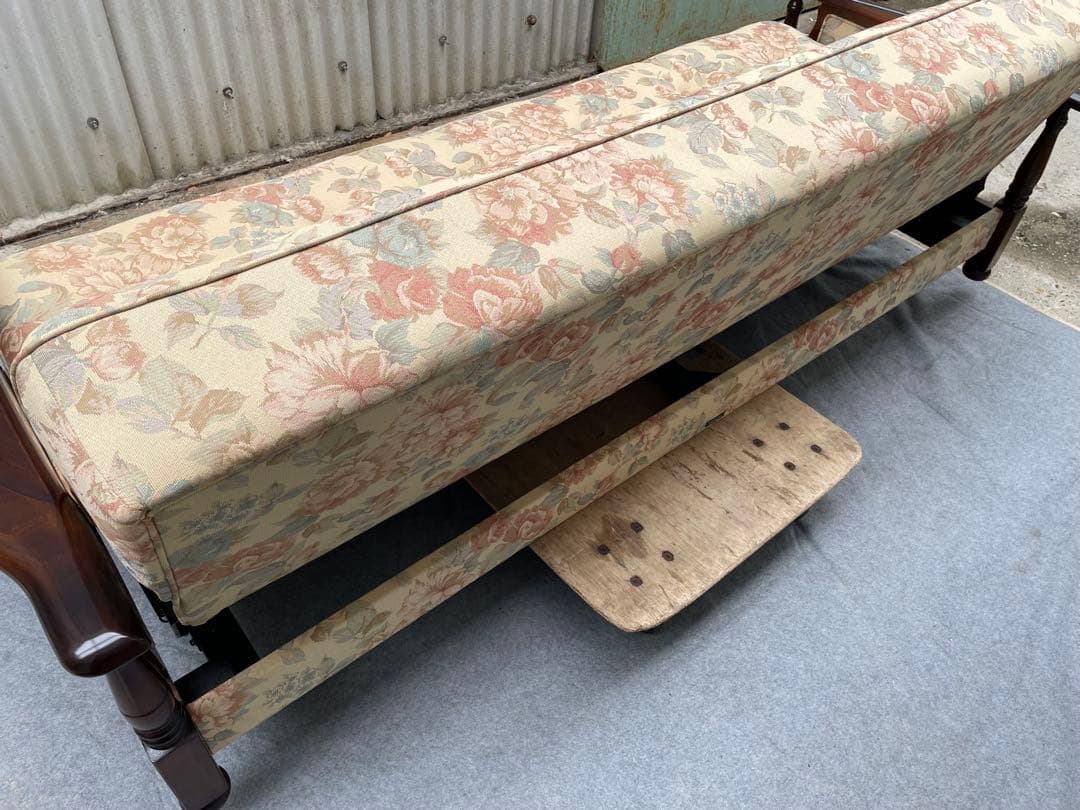 美品　カリモク　コロニアル　ソファベッド　花柄　3人掛け