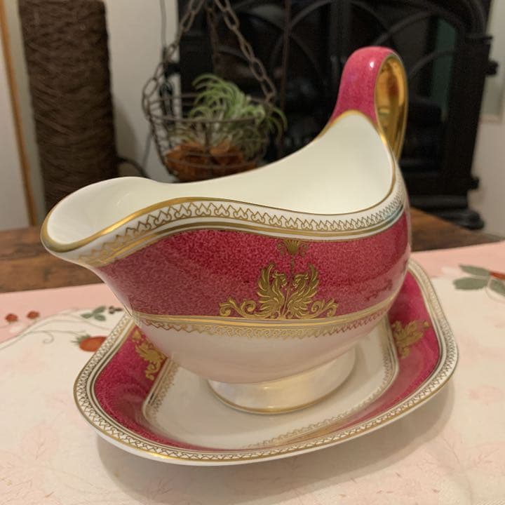 ウェッジウッド コロンビア　パウダールビー　ソースボード