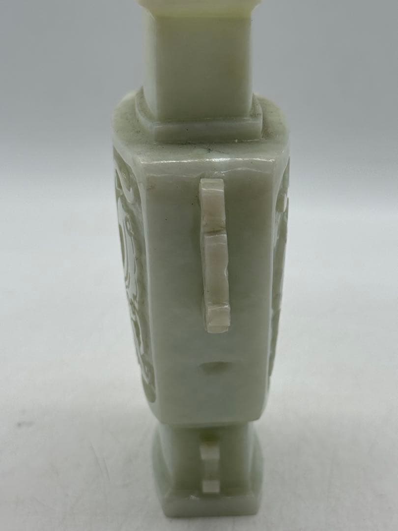 玉？　蝶彫扁瓶　306g 送料込み260117