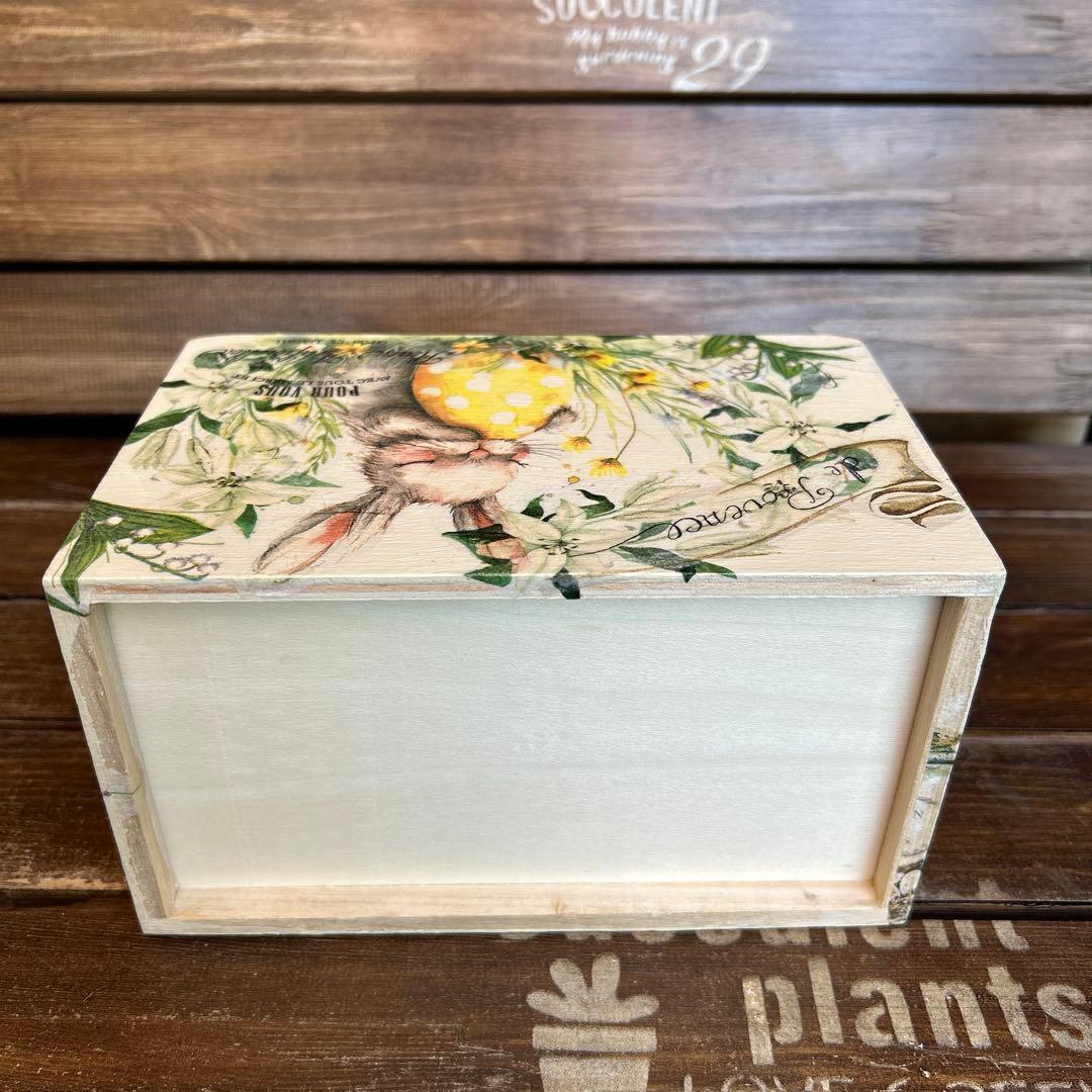 売切れリメイク 木製引き出しボックス グリーンと白い花 黄色いたまごのうさぎさん