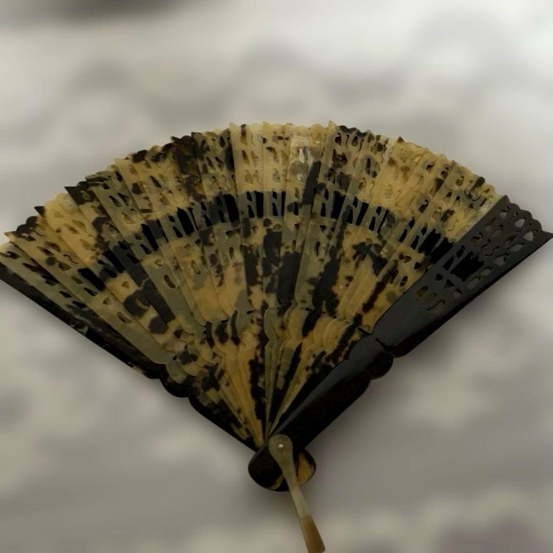 本鼈甲　透かし扇子(天然)