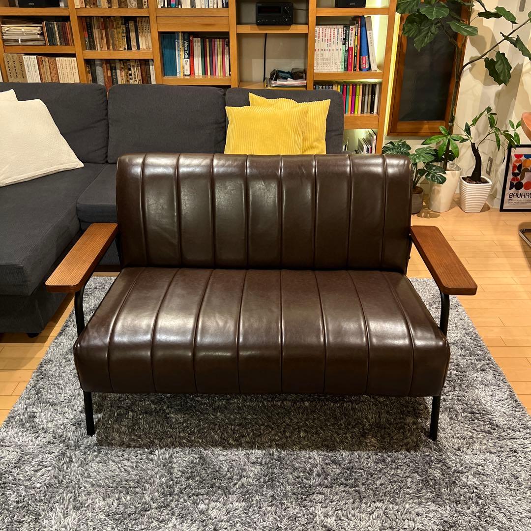 美品　ニトリ　2人掛けソファ 合皮タイプ (ステイン2KD Nシールド DBR)