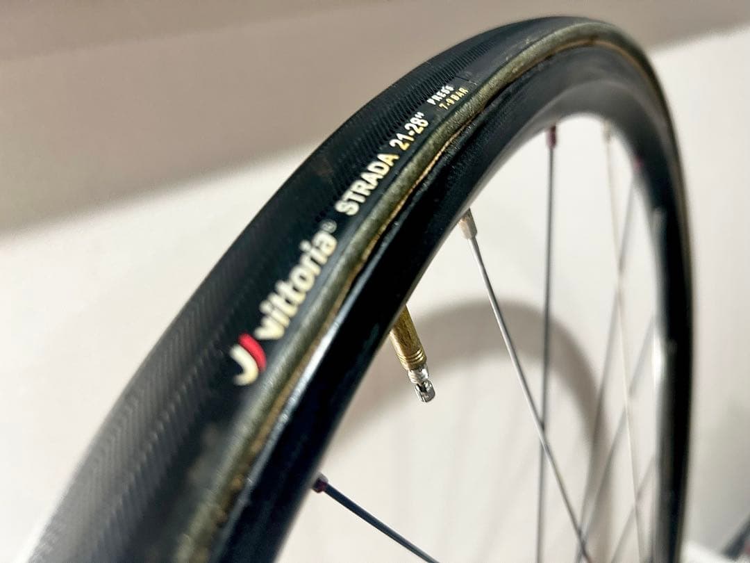 【カーボン製 完組ホイール】 軽量950g！クラック有チューブラータイヤ付