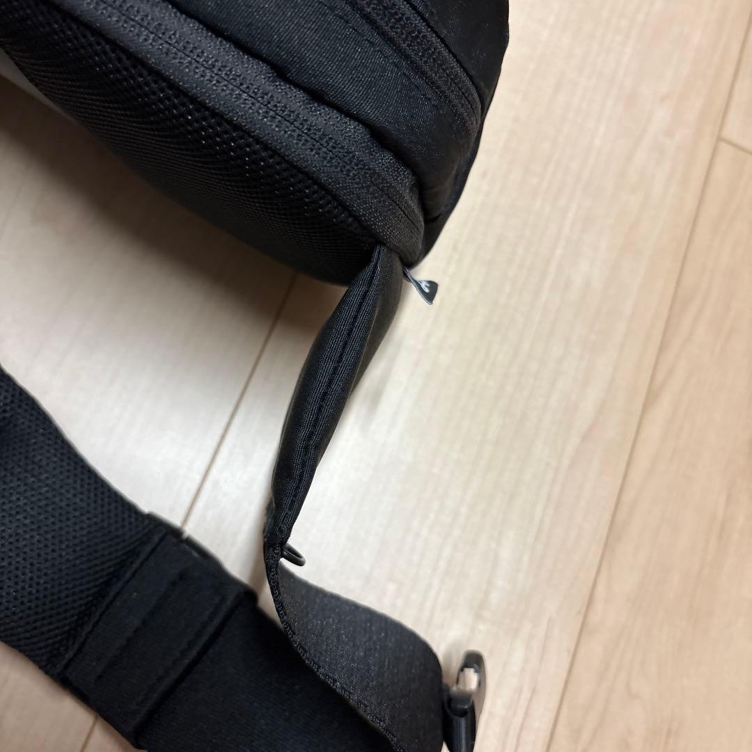 pomulu ポムル ヒップシートブラック