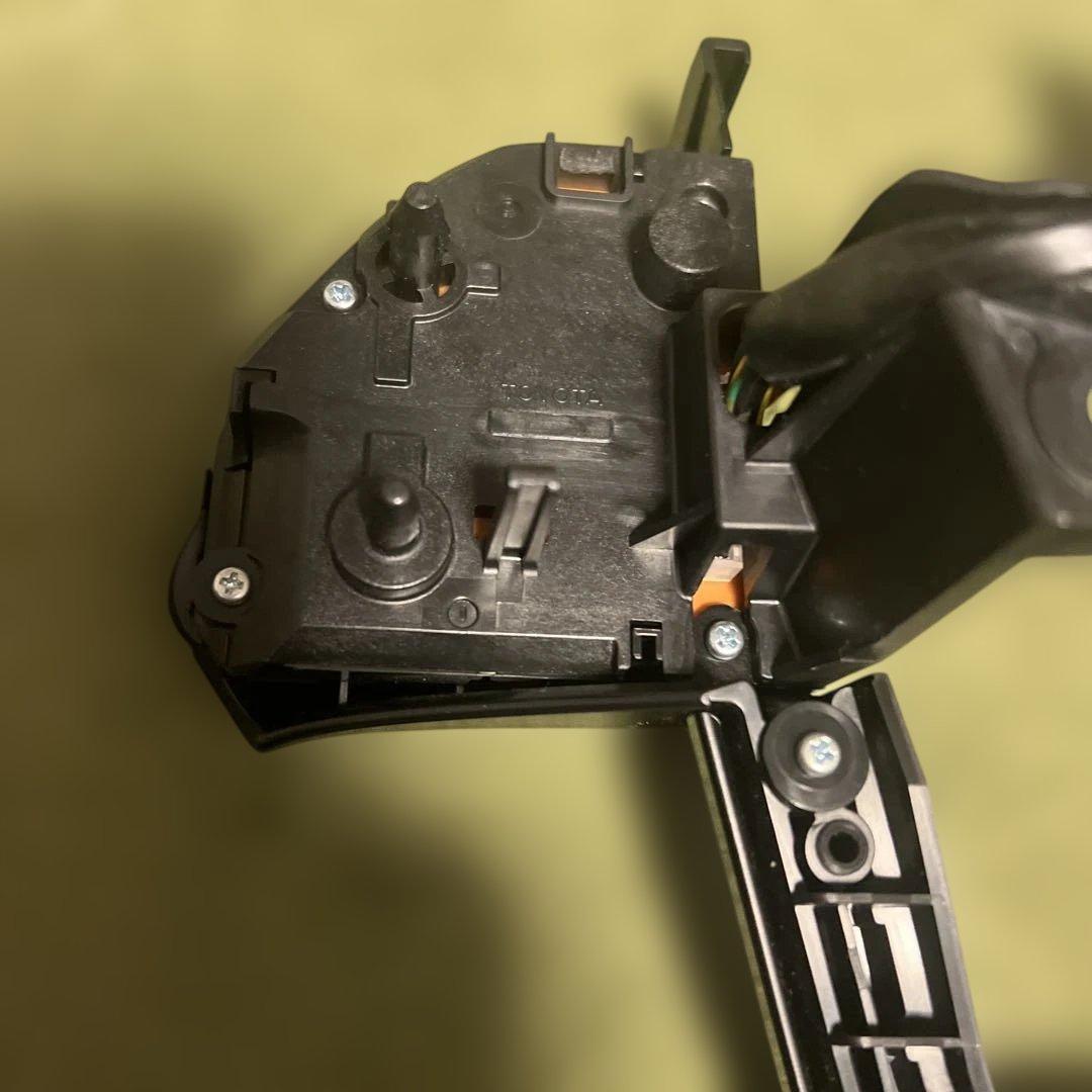 プリウス50前期　後期用　ブラックステアリングスイッチ