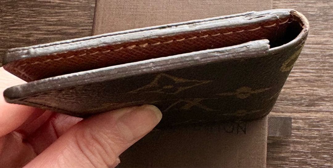 ルイヴィトン　カードケース