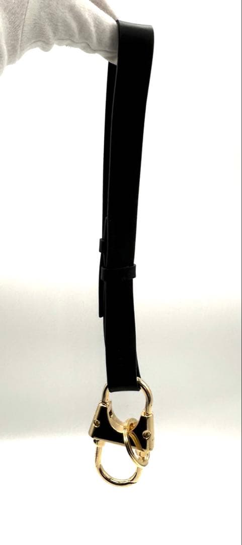 未使用 プラダ キーホルダー キーリング 黒 レザー ロゴ カラビナ1PP118