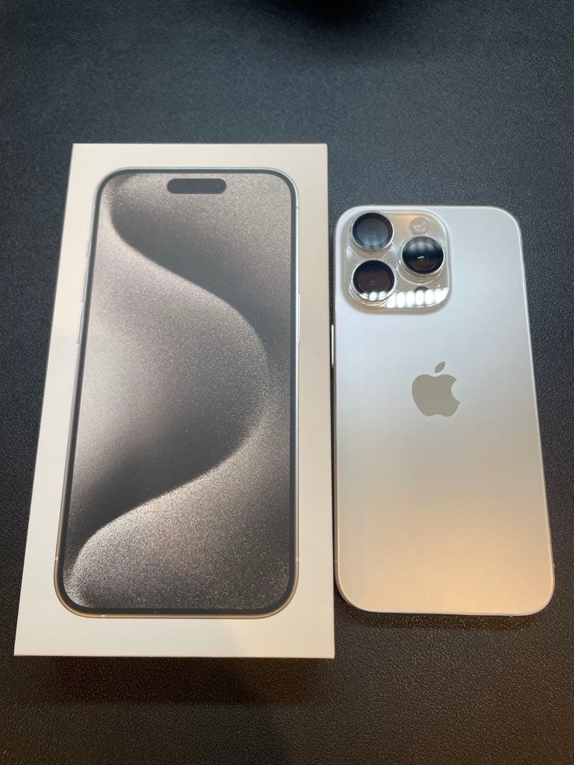 美品　Apple iPhone 15 Pro 1TB ホワイトチタニウム　本体