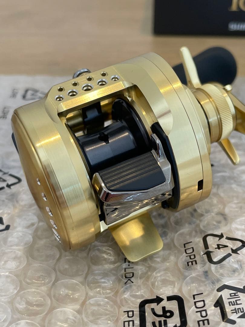 リール 21 CALCUTTA CONQUEST 100