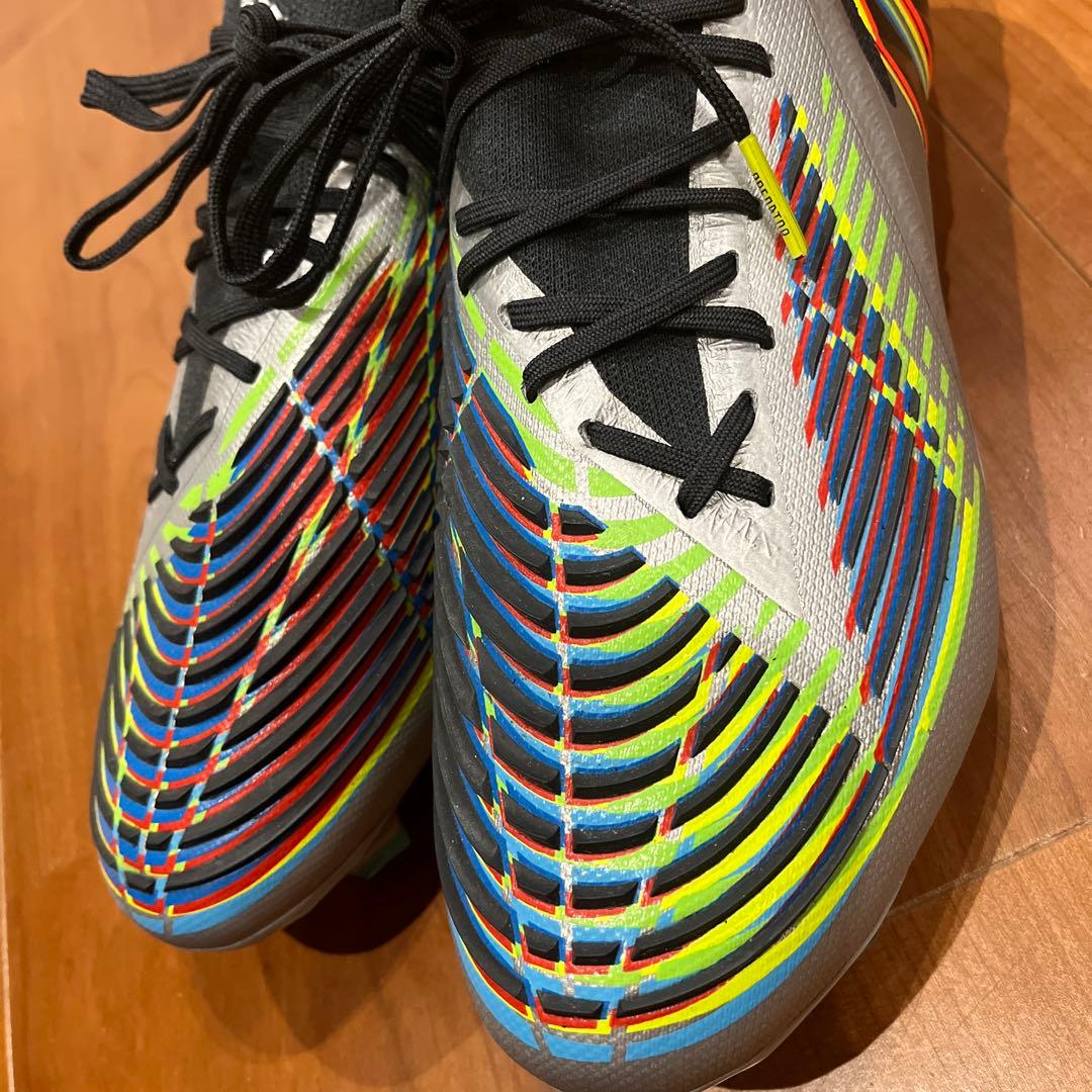 新品未使用アディダス　プレデター　25cmスパイク