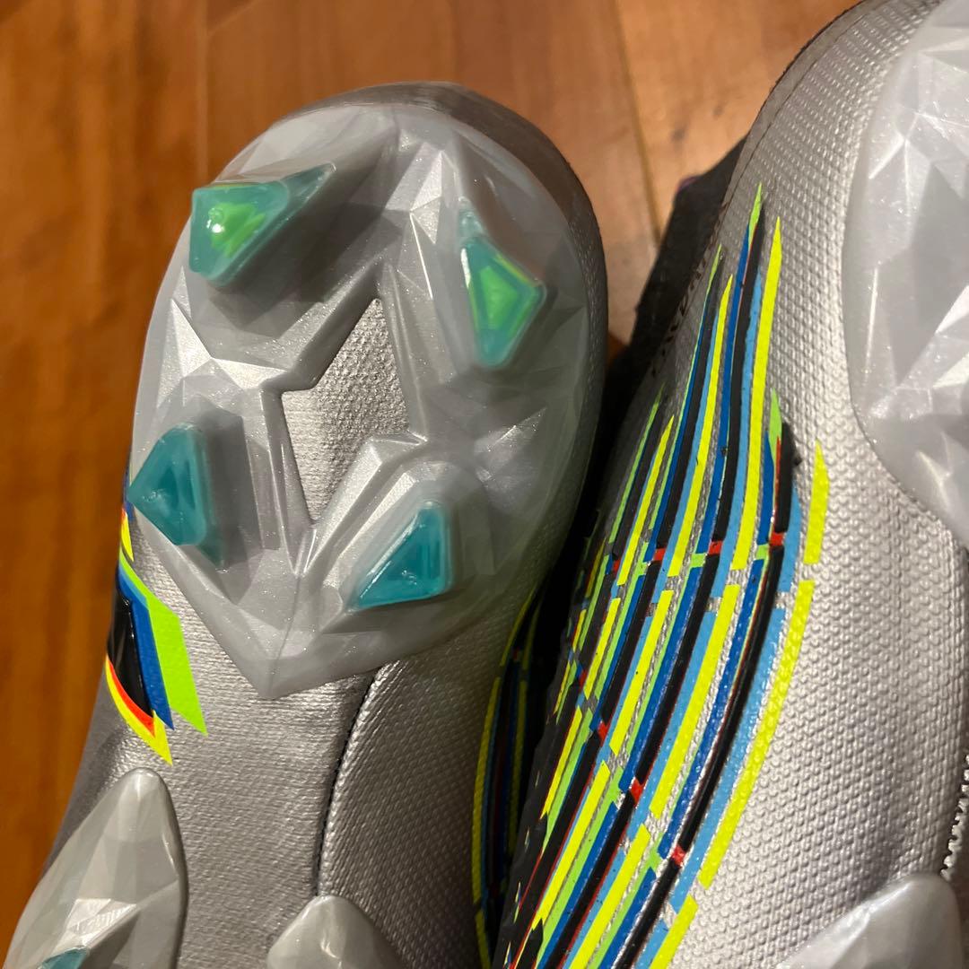 新品未使用アディダス　プレデター　25cmスパイク