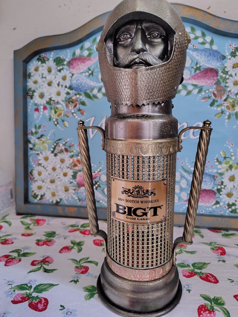 【昭和レトロ】ゴールドラベル　BIGT 　カブト　オルゴール付き　ボトルケース