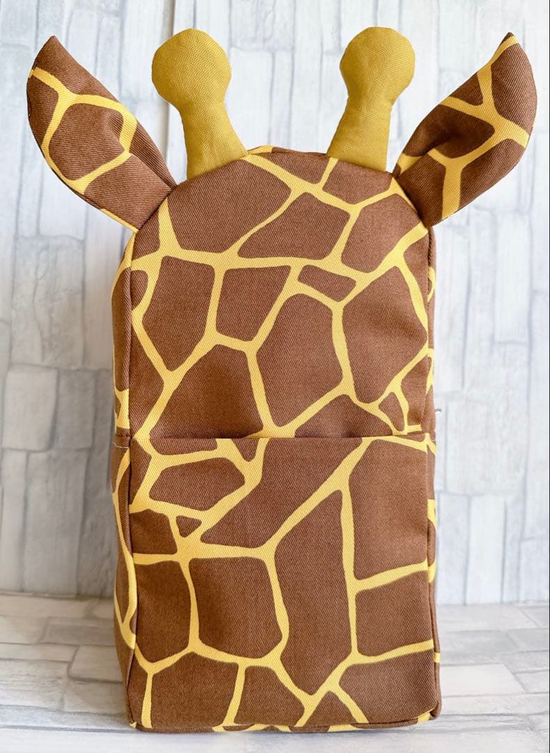 専用　ハンドメイド　キリン型　バッグ　刺繍　猫　イルカ　ミニリュック型ポーチ