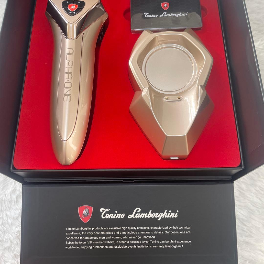 【新品未使用】美顔器 アルファワン シャンパンゴールド おまけ付き♡