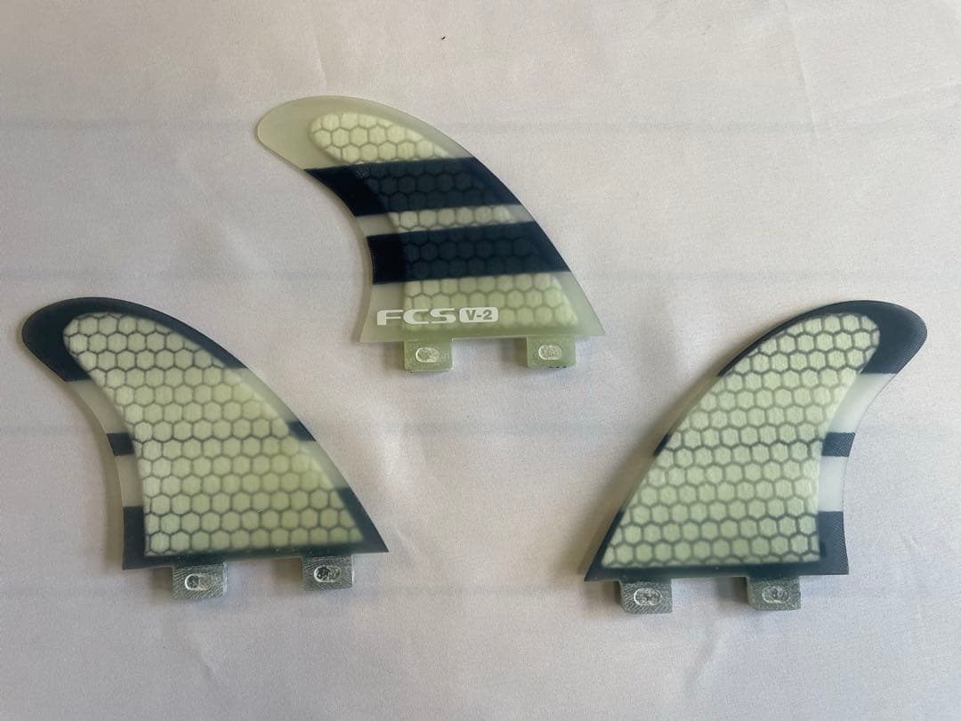 FCS V2 サーフボードフィン Medium、新品、未使用品