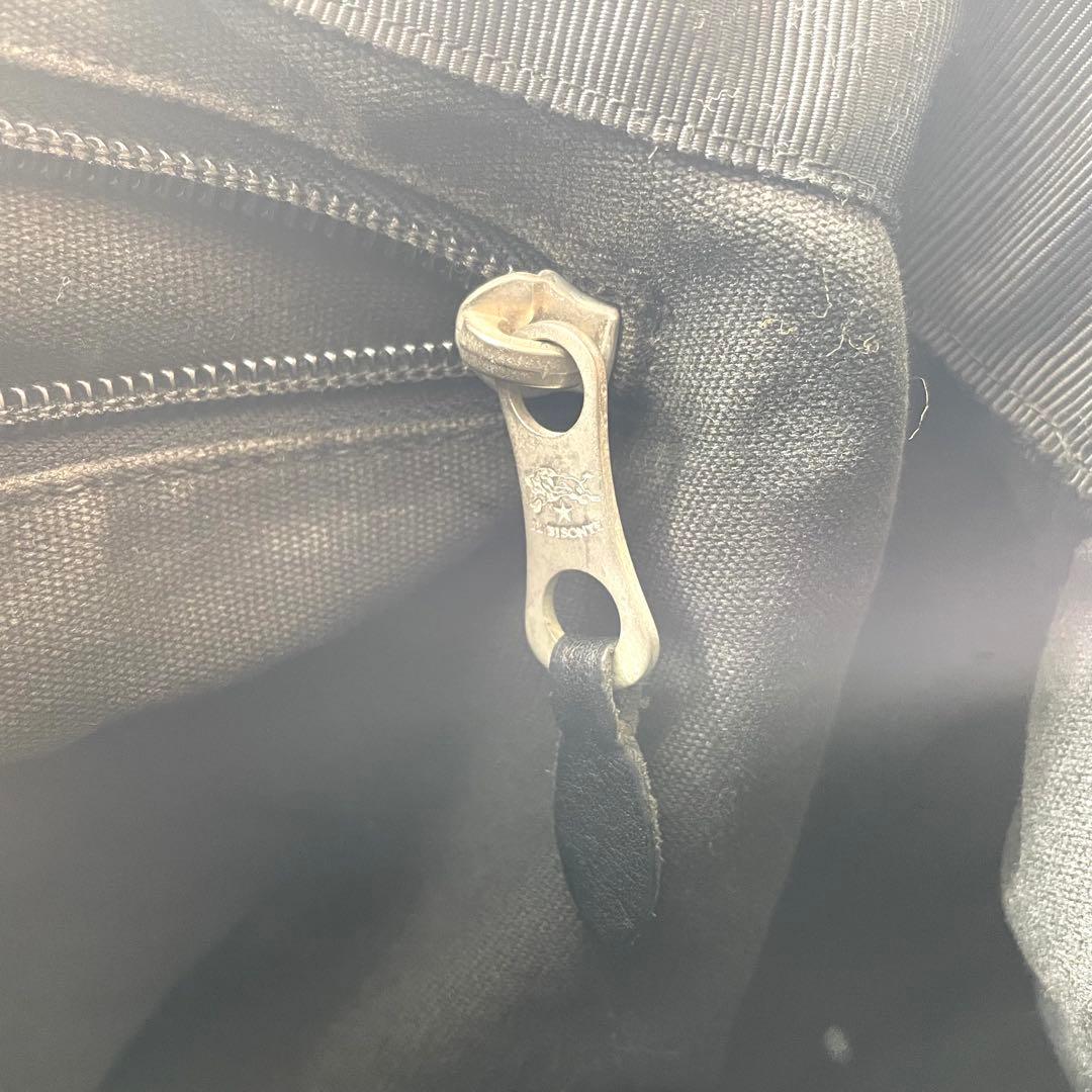 【美品】イルビゾンテ　ショルダーバッグ　ハーフムーン　ロゴ型押し　レザー　黒