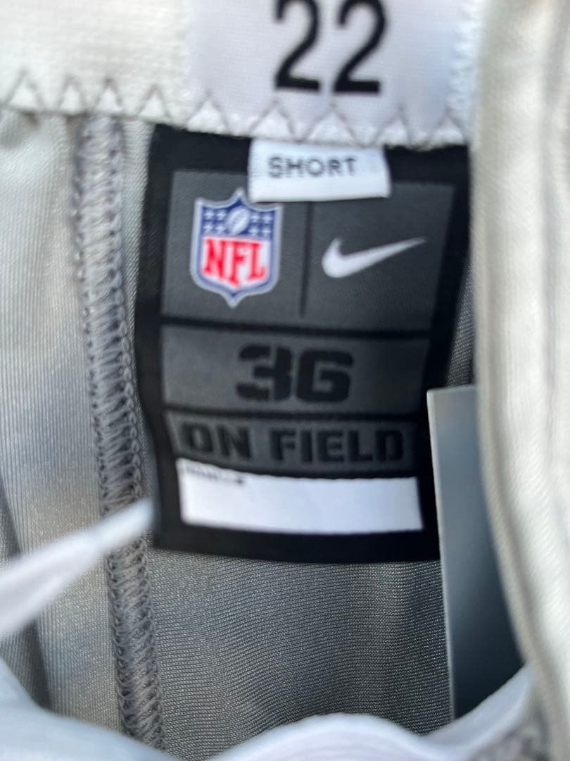 選手着用済み Nike NFL パンツ 36 ショート
