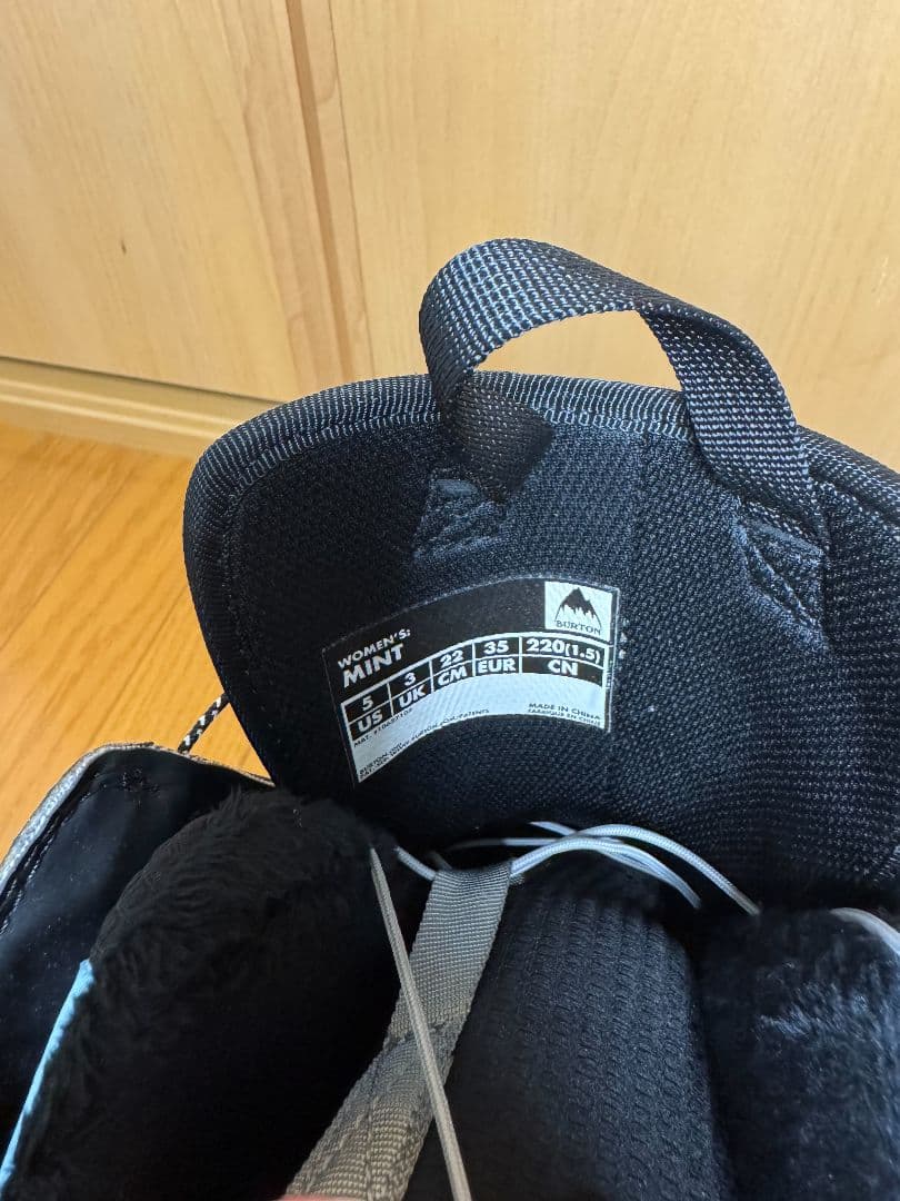 2022 美品 BURTON MINT 22cm グラトリ 女子 ブーツ